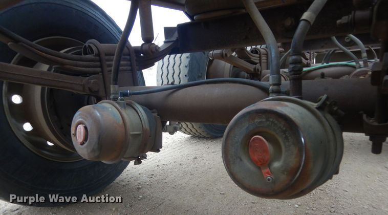 image for item KT9016 1984 Clement  bottom dump trailer