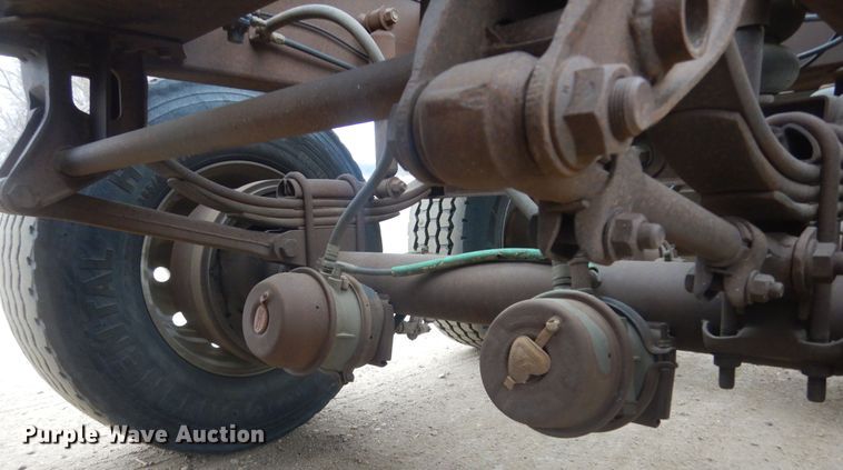 image for item KT9016 1984 Clement  bottom dump trailer