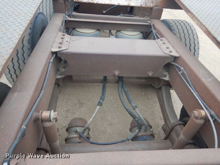 image for item KT9016 1984 Clement  bottom dump trailer