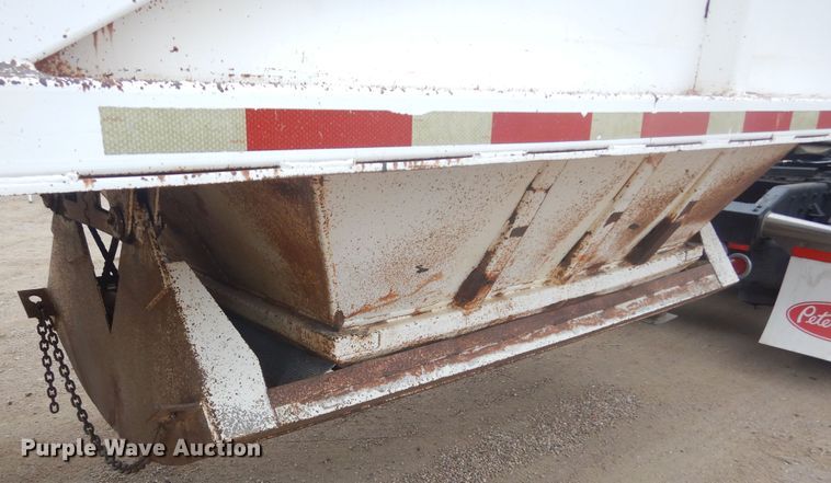image for item KT9016 1984 Clement  bottom dump trailer