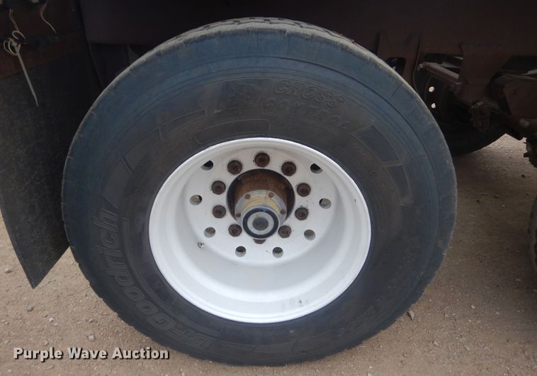 image for item KT9016 1984 Clement  bottom dump trailer