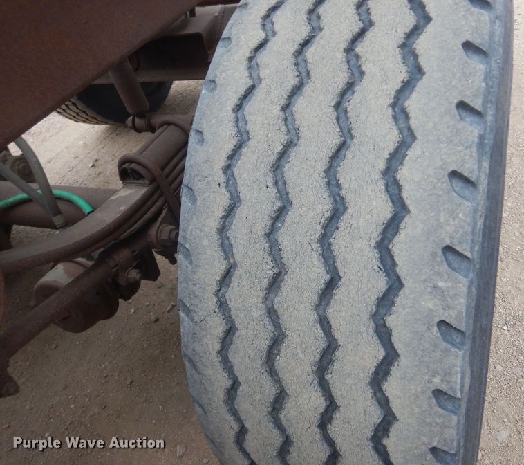 image for item KT9016 1984 Clement  bottom dump trailer