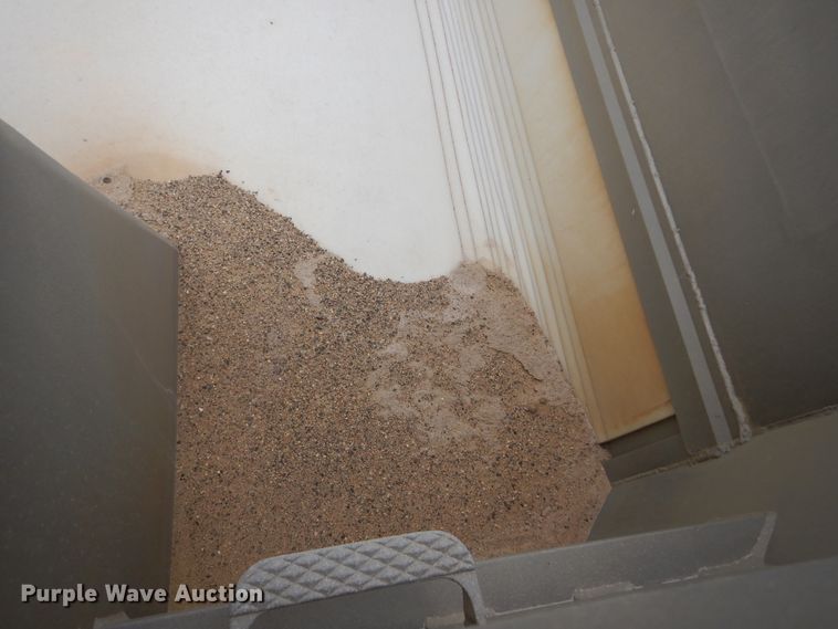 image for item KT9077 1995 Cornhusker 800R  end dump pup trailer