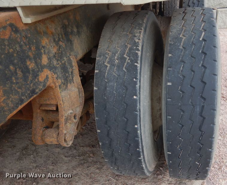 image for item KT9077 1995 Cornhusker 800R  end dump pup trailer