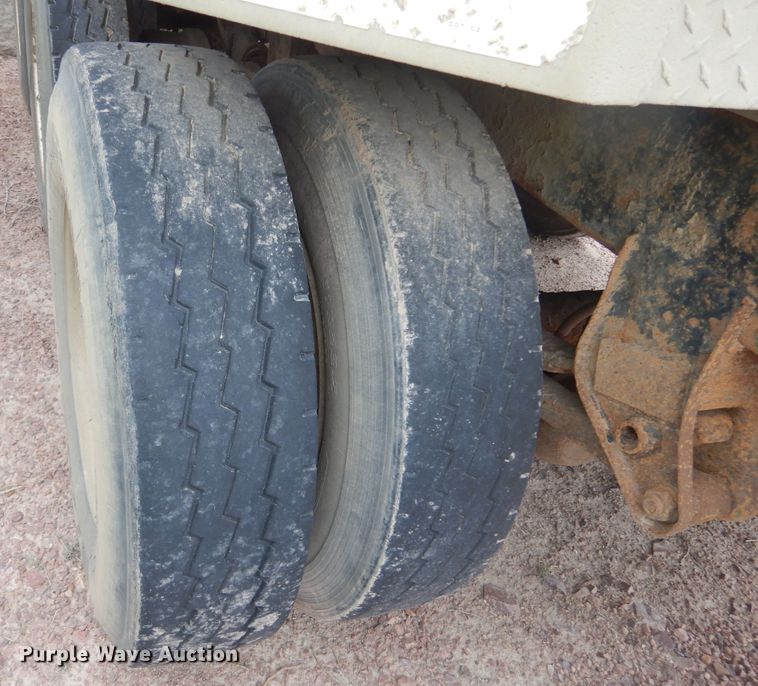 image for item KT9077 1995 Cornhusker 800R  end dump pup trailer