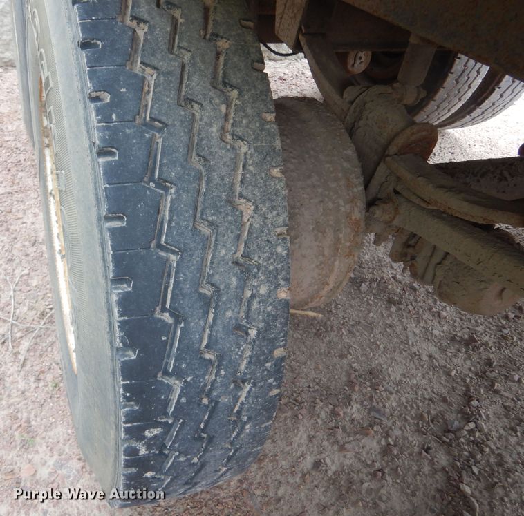 image for item KT9077 1995 Cornhusker 800R  end dump pup trailer