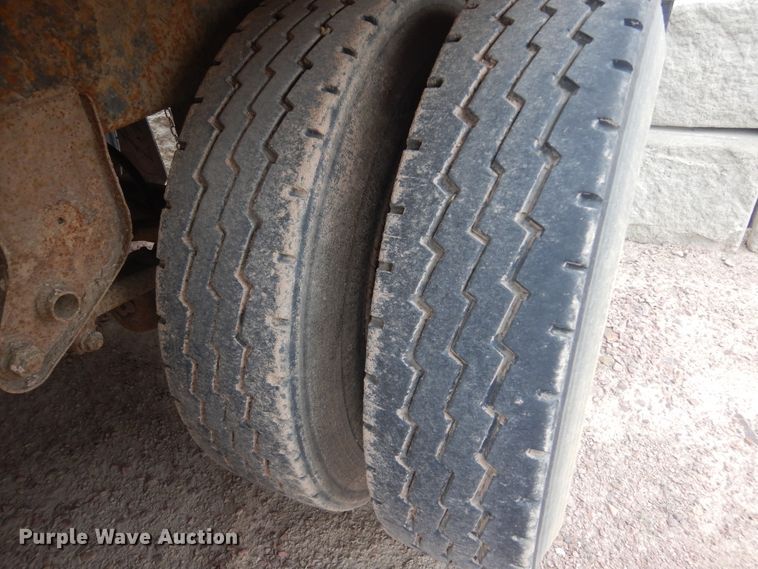 image for item KT9077 1995 Cornhusker 800R  end dump pup trailer