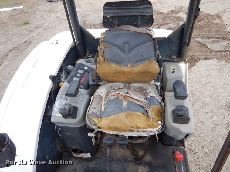 image for item LS9134 2006 Bobcat 331G  mini excavator