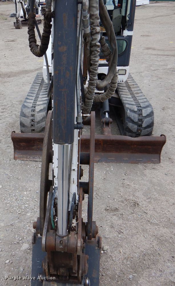 image for item LS9135 2007 Bobcat 337G  mini excavator