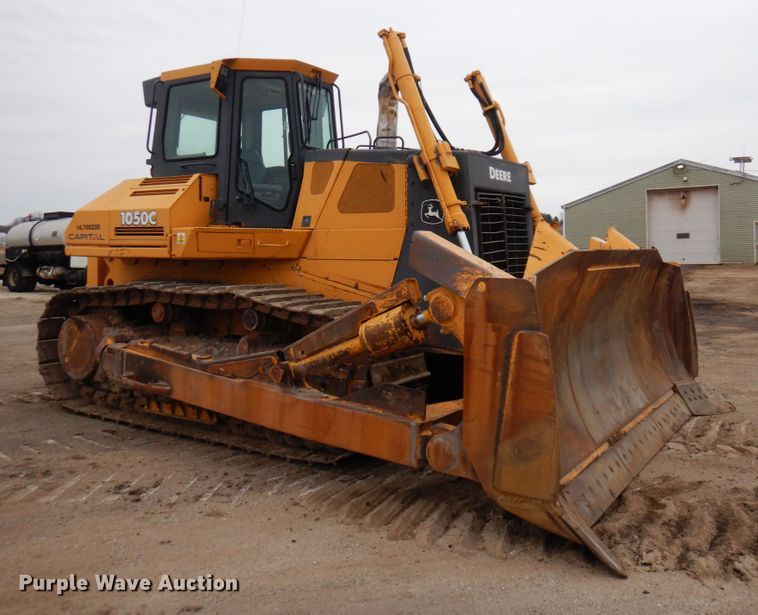 image for item MF9547 2002 John Deere 1050C  dozer