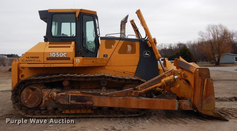 image for item MF9547 2002 John Deere 1050C  dozer