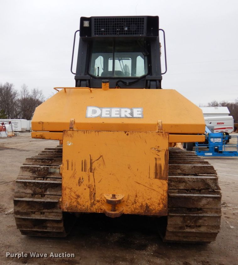 image for item MF9547 2002 John Deere 1050C  dozer