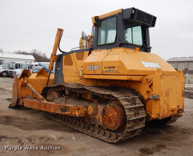 image for item MF9547 2002 John Deere 1050C  dozer