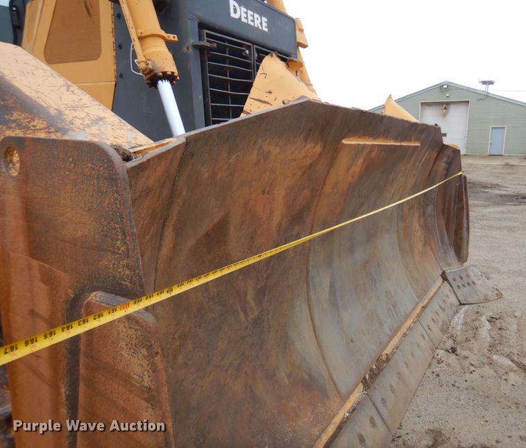 image for item MF9547 2002 John Deere 1050C  dozer