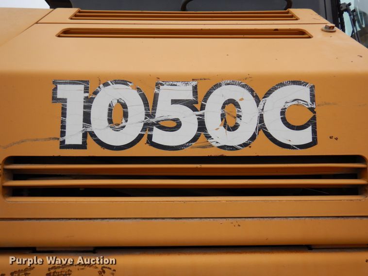 image for item MF9547 2002 John Deere 1050C  dozer