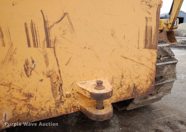 image for item MF9547 2002 John Deere 1050C  dozer