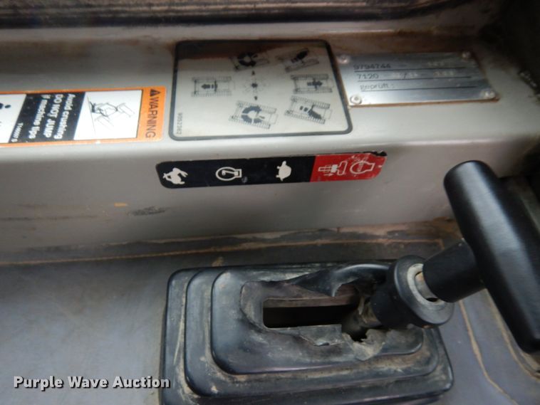 image for item MF9547 2002 John Deere 1050C  dozer