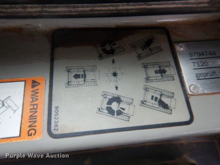 image for item MF9547 2002 John Deere 1050C  dozer