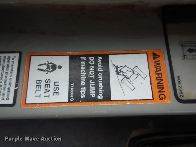 image for item MF9547 2002 John Deere 1050C  dozer