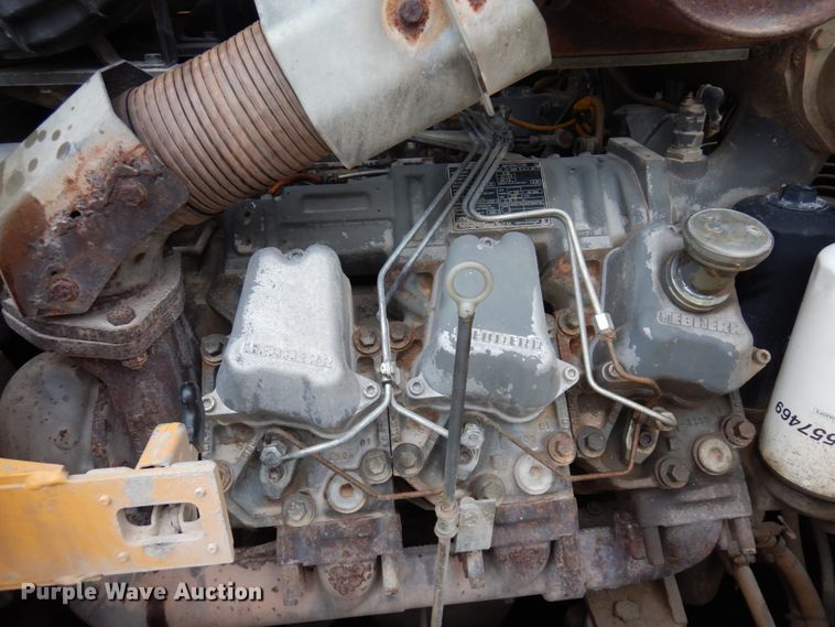 image for item MF9547 2002 John Deere 1050C  dozer