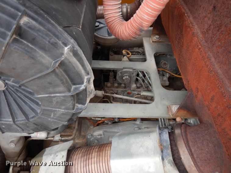 image for item MF9547 2002 John Deere 1050C  dozer