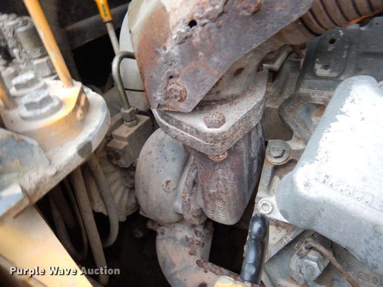 image for item MF9547 2002 John Deere 1050C  dozer