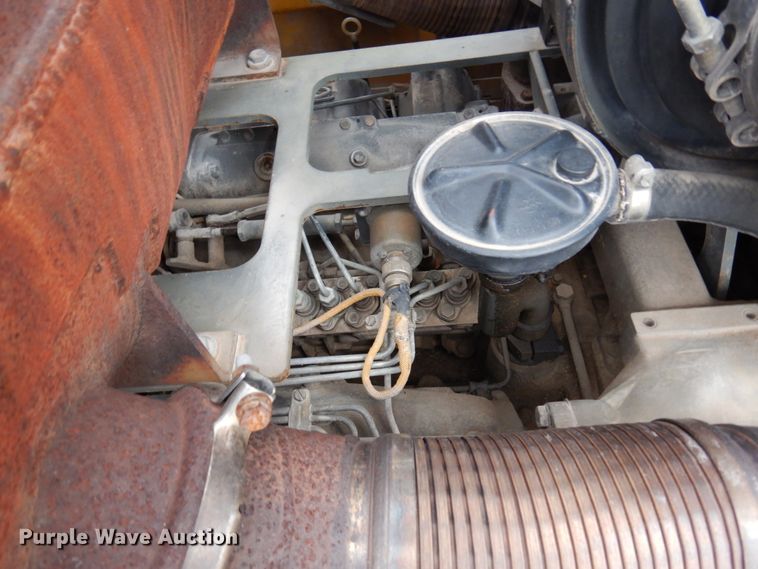 image for item MF9547 2002 John Deere 1050C  dozer