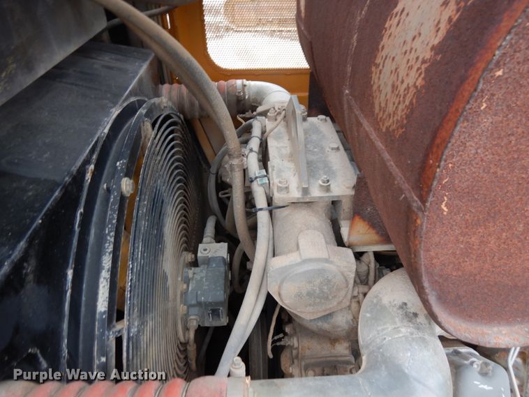 image for item MF9547 2002 John Deere 1050C  dozer