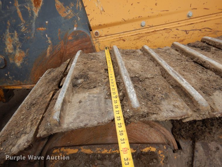 image for item MF9547 2002 John Deere 1050C  dozer