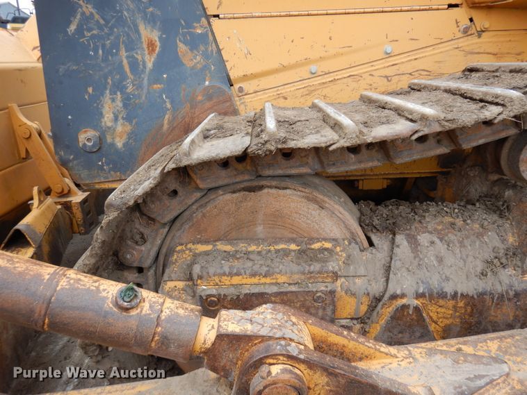 image for item MF9547 2002 John Deere 1050C  dozer