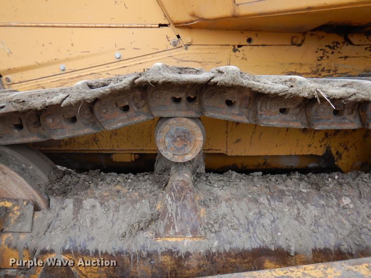 image for item MF9547 2002 John Deere 1050C  dozer