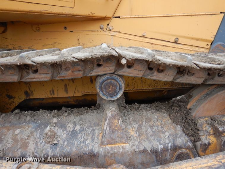 image for item MF9547 2002 John Deere 1050C  dozer