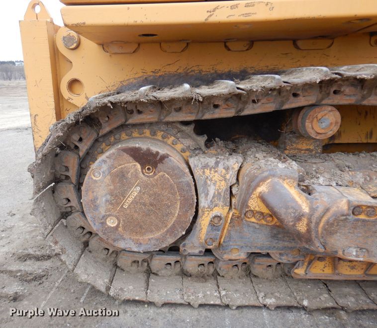 image for item MF9547 2002 John Deere 1050C  dozer