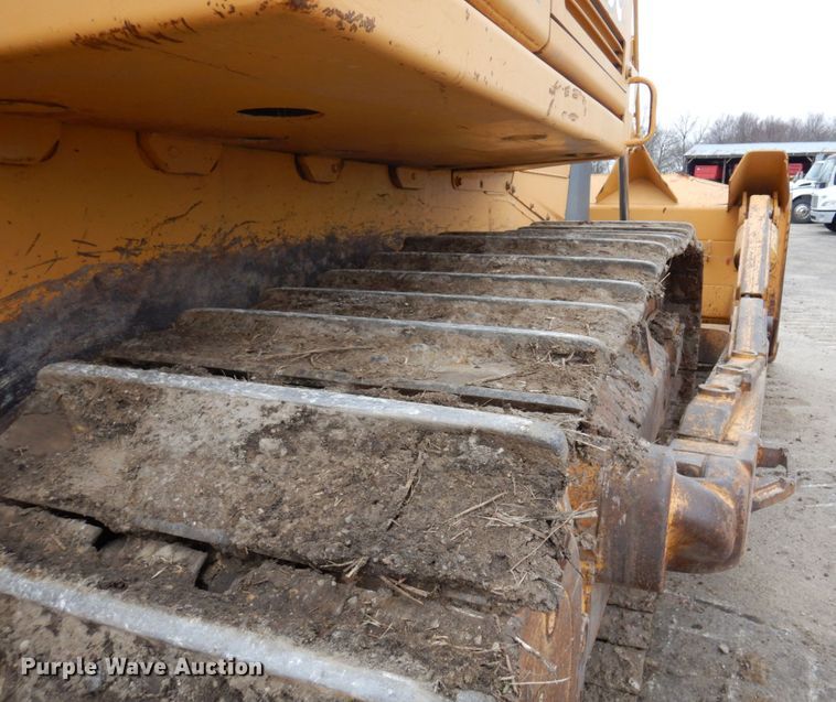 image for item MF9547 2002 John Deere 1050C  dozer