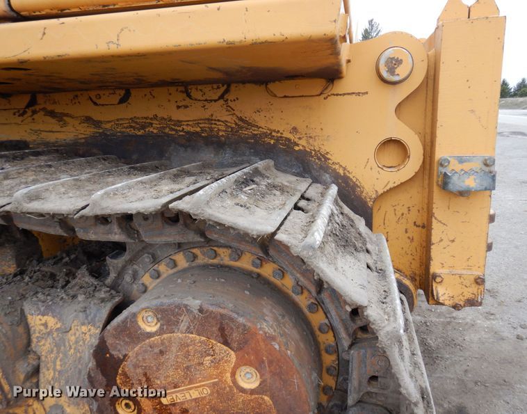 image for item MF9547 2002 John Deere 1050C  dozer