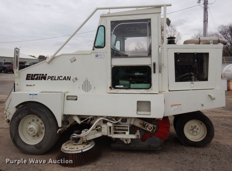 image for item MF9548 Elgin Pellican  street sweeper