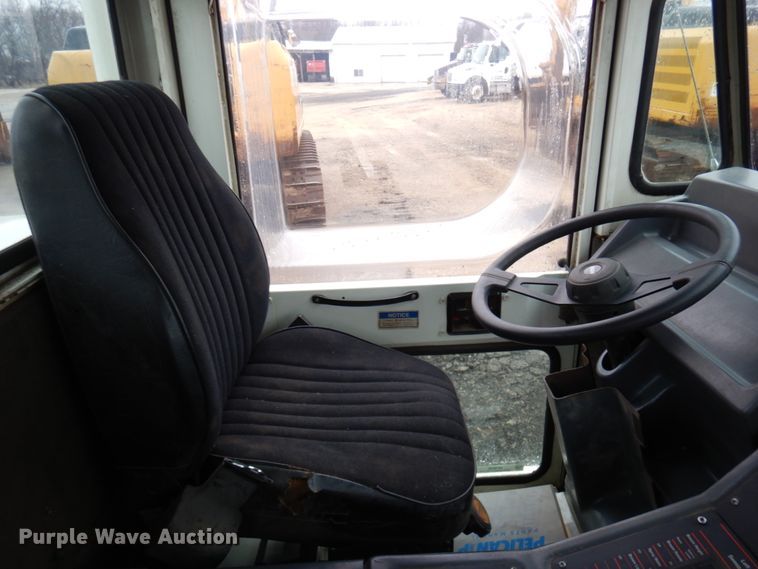 image for item MF9548 Elgin Pellican  street sweeper