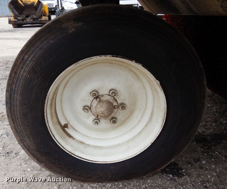 image for item MF9548 Elgin Pellican  street sweeper