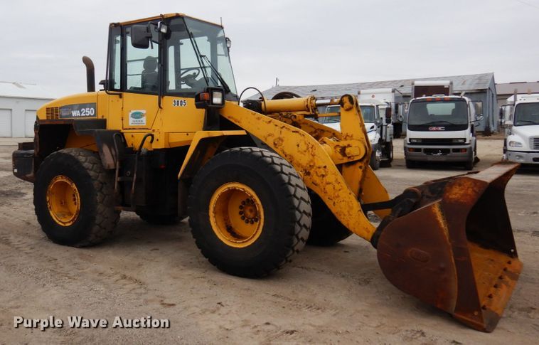 image for item MF9549 Komatsu WA250-6 wheel loader