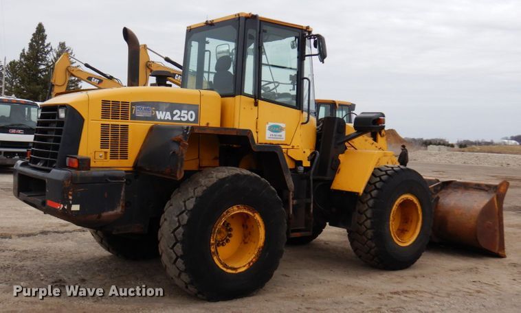 image for item MF9549 Komatsu WA250-6 wheel loader