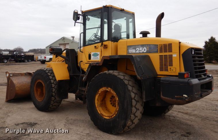 image for item MF9549 Komatsu WA250-6 wheel loader
