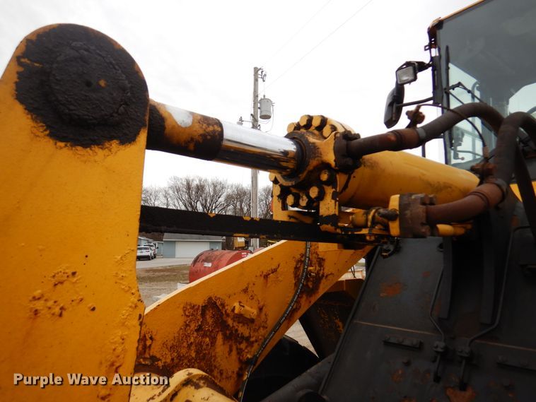 image for item MF9549 Komatsu WA250-6 wheel loader