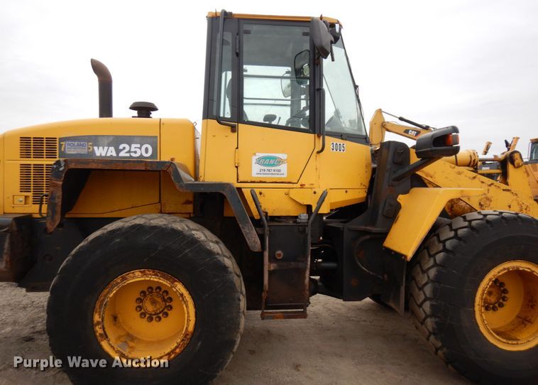 image for item MF9549 Komatsu WA250-6 wheel loader