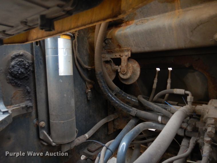 image for item MF9549 Komatsu WA250-6 wheel loader