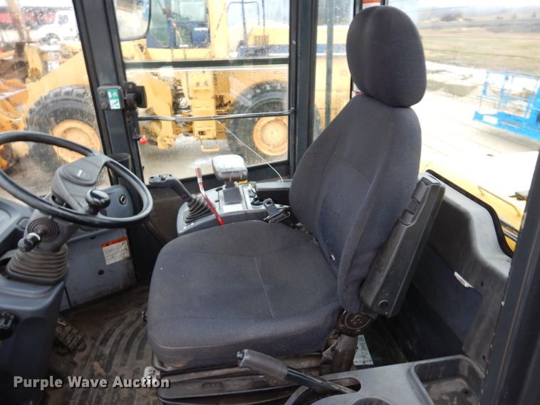 image for item MF9549 Komatsu WA250-6 wheel loader