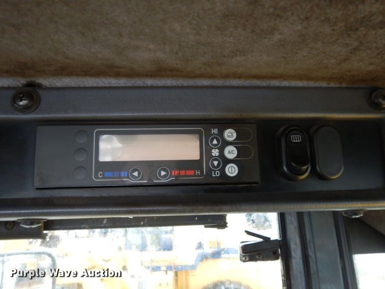 image for item MF9549 Komatsu WA250-6 wheel loader