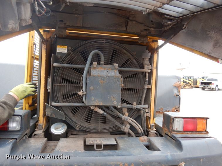 image for item MF9549 Komatsu WA250-6 wheel loader