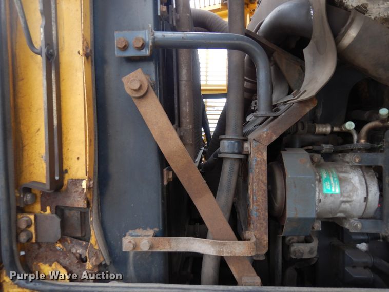 image for item MF9549 Komatsu WA250-6 wheel loader