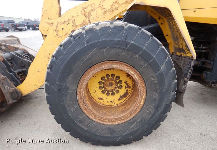 image for item MF9549 Komatsu WA250-6 wheel loader