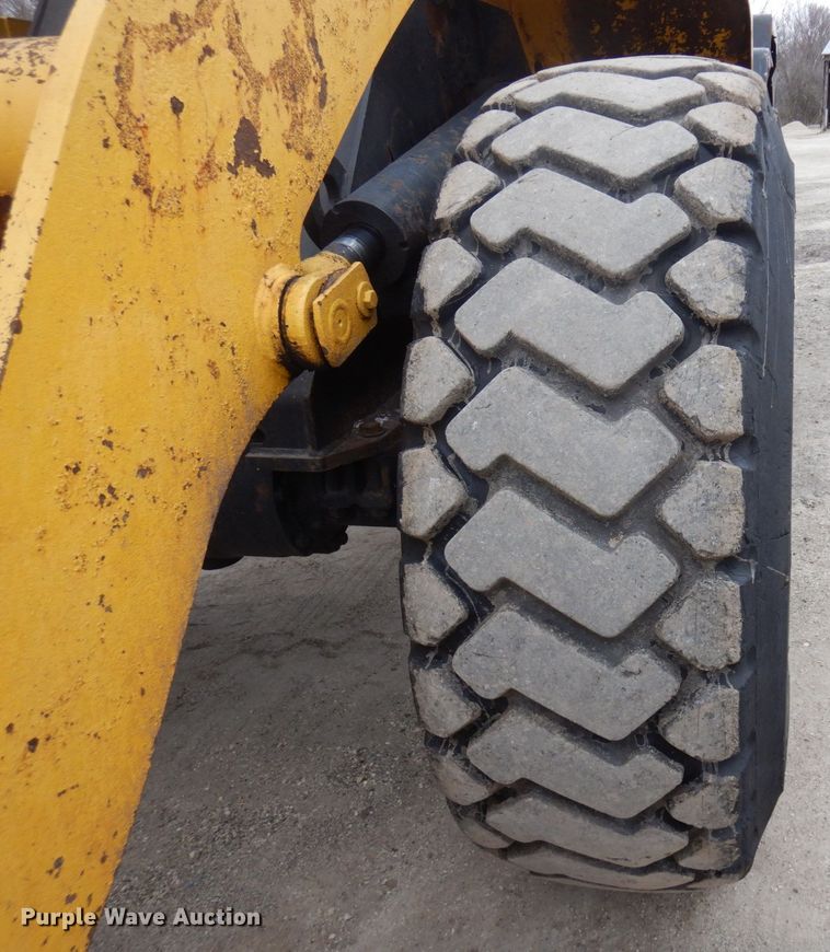 image for item MF9549 Komatsu WA250-6 wheel loader